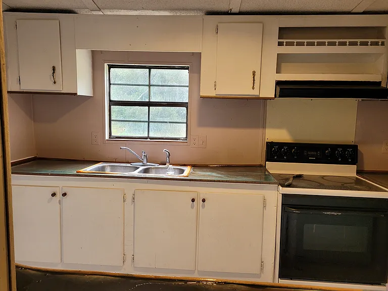 1038 Viking Ct — Photo 7