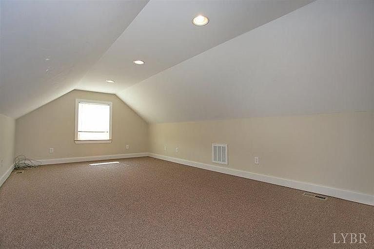 1st image of 525 Capstone Dr