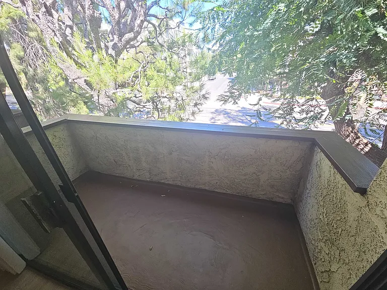 Coldwater Canyon Ave — Photo 19