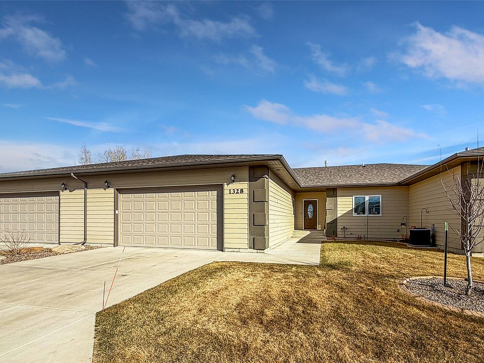 1st image of 1328 Emerald Dr