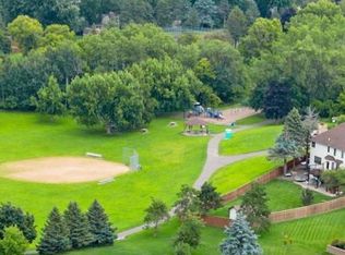 2387 Snowshoe Ct E, Maplewood, MN 55119