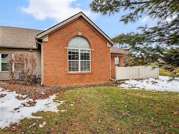 2nd image of 4327 Hunters Chase Ln