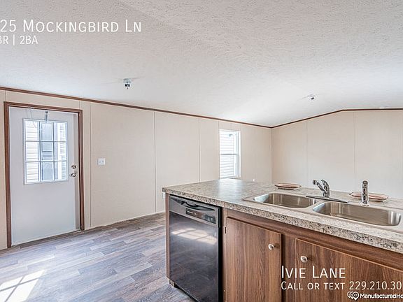 3rd image of 125 Mockingbird Ln
