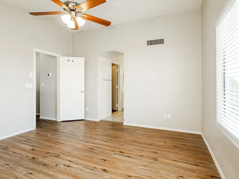 4124 E Anderson Dr — Photo 10