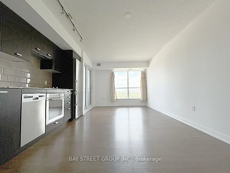 275 Village Green Sq #1222 — Photo 4