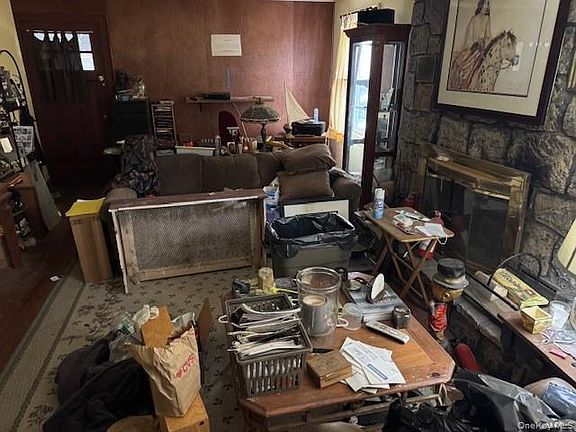 4th image of 2122 Walnut Street