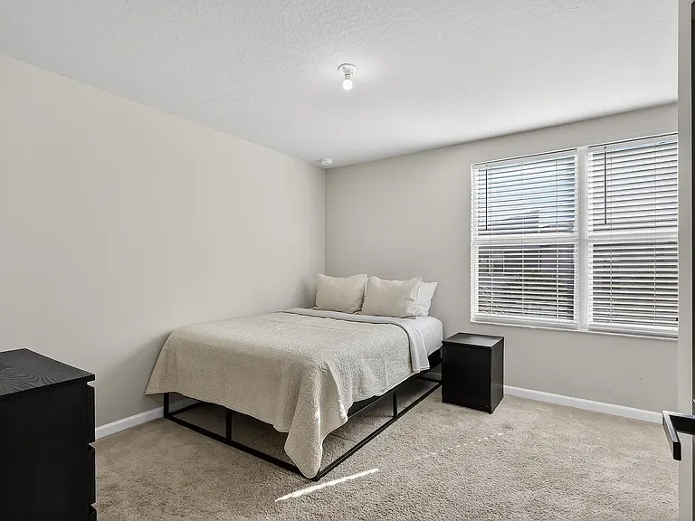 1721 Lindley St — Photo 13