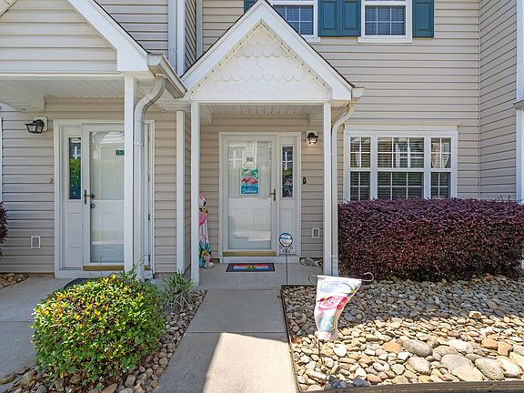 4th image of 705 1st Ave. S #35-D