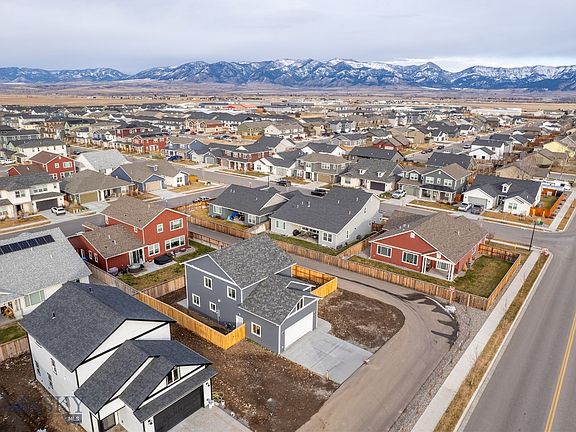 2nd image of 1503 Pistolero Way