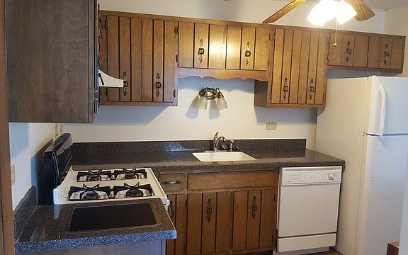 5th image of 16226 Apple Ln