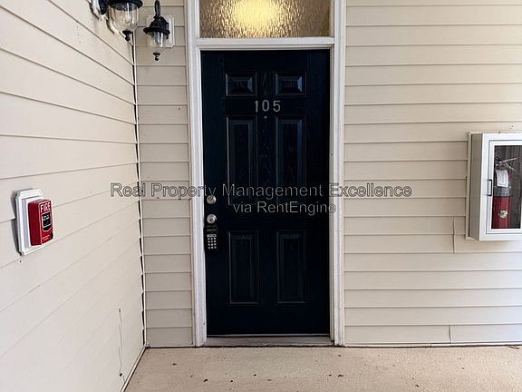3rd image of 1001 Hillsborough St APT 105