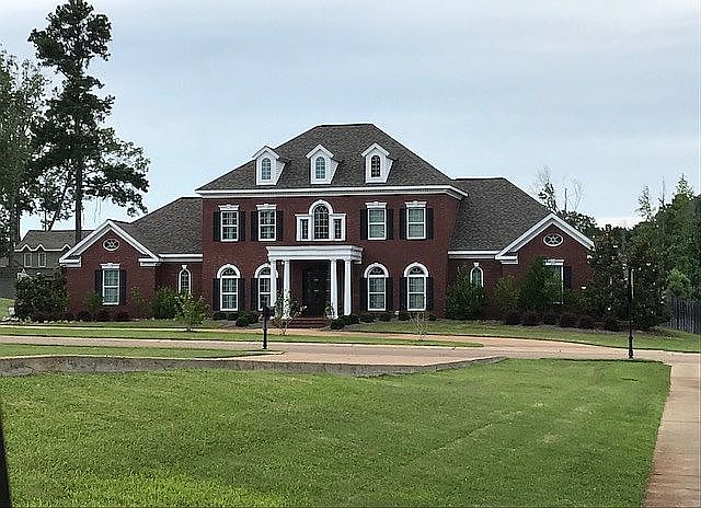 1st image of 205 Turnberry Ln
