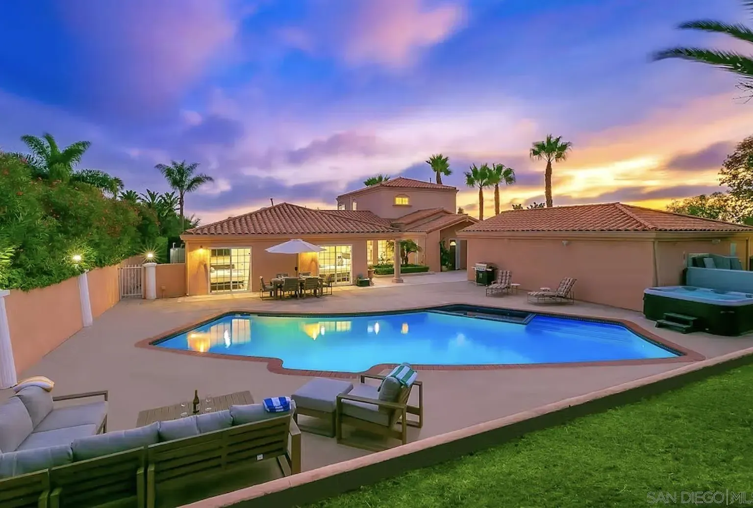 5 bed, 5.0 bath, 4700 sqft, $14,750 — Photo 3