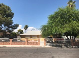 3992 Meadowglen Dr, Las Vegas, NV 89121
