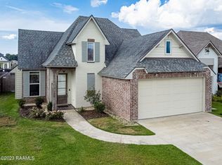 209 Whispering Meadows Rd, Broussard, LA 70518