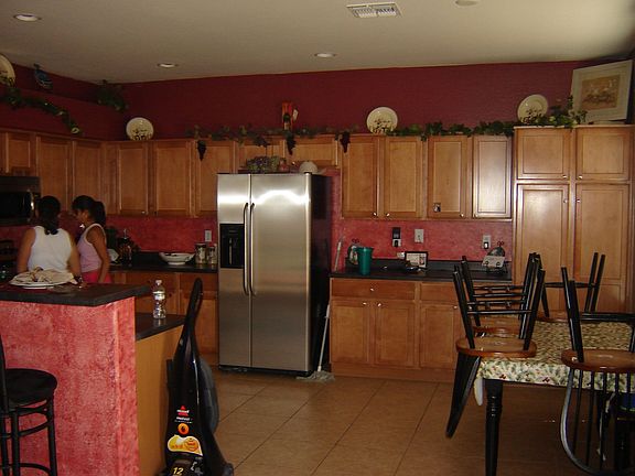 4th image of 4410 S 102nd Ln