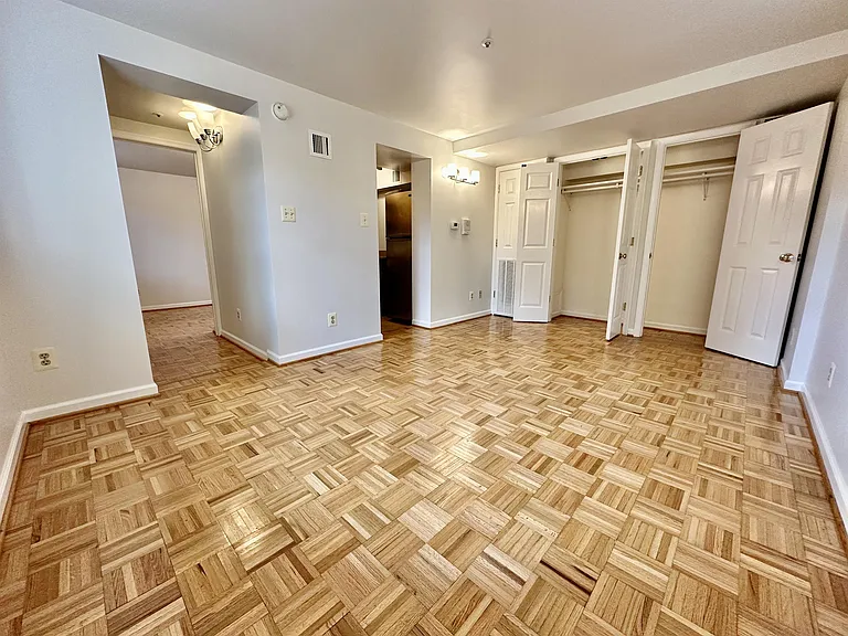 907 Church St — Photo 3