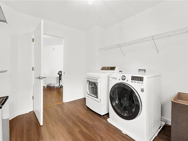 790 Milton Oaks Dr — Photo 48
