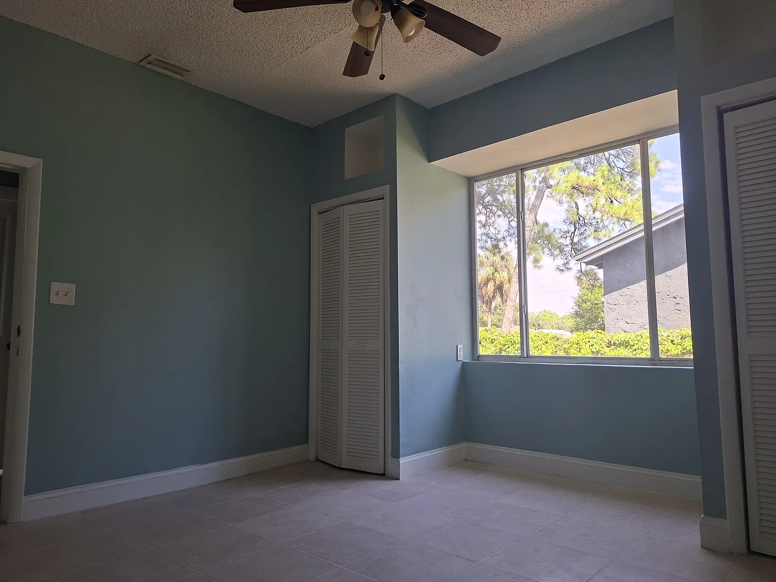 2 bed, 1000 sqft, $1,800 — Photo 4