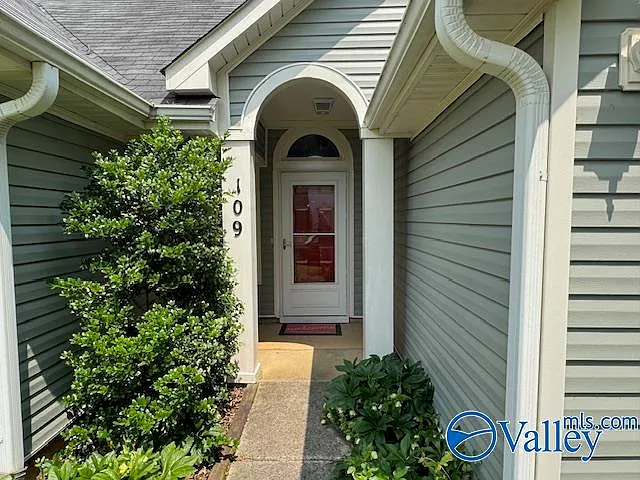 109 Brushcreek Dr SW — Photo 3