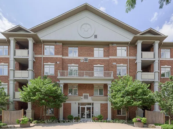 391 Plains Rd E #404, Burlington, ON L7T 4M2