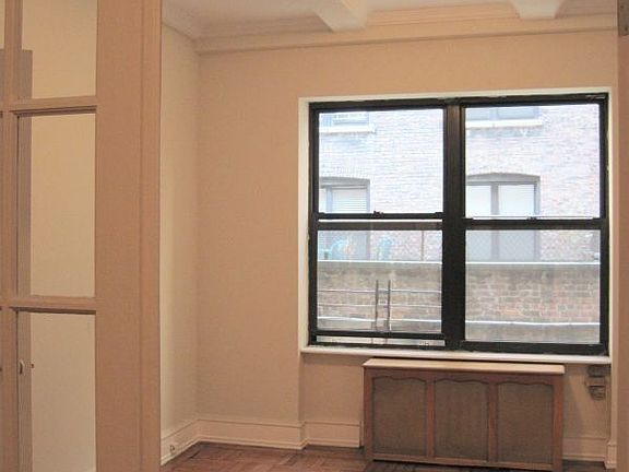 3rd image of 115 W 71st St APT 9A