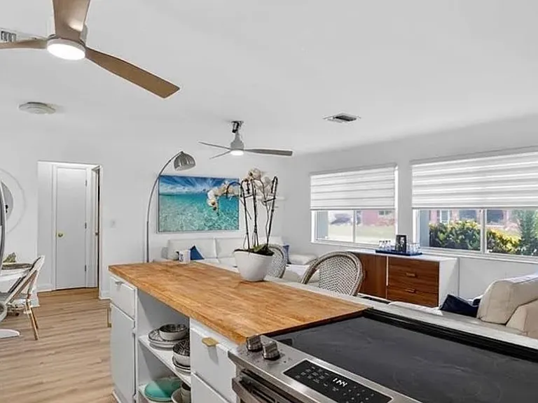 885 Fairfax Ter NW — Photo 7