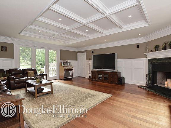5th image of 322 Foxwood Ln