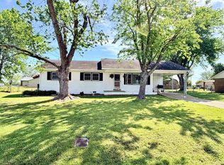 864 Gum St, Union City, TN 38261