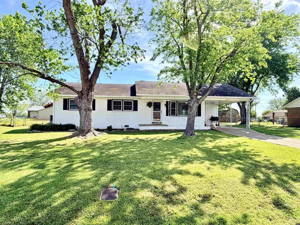 864 Gum St, Union City, TN 38261