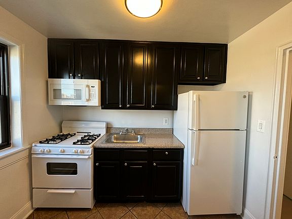 2nd image of 21-25 24th St #3B