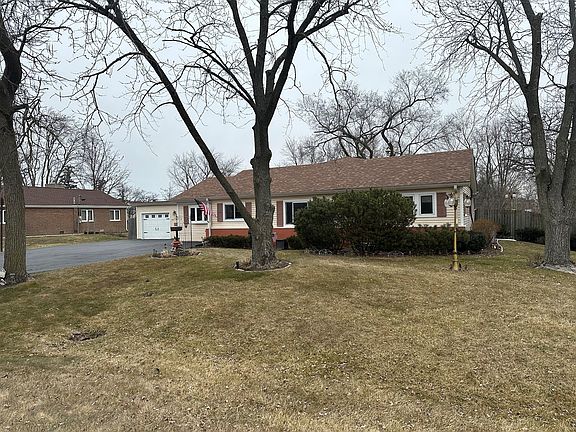 2nd image of 1145 Aspen St