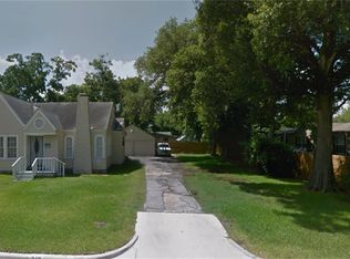 213 Gresham St, Baytown, TX 77520