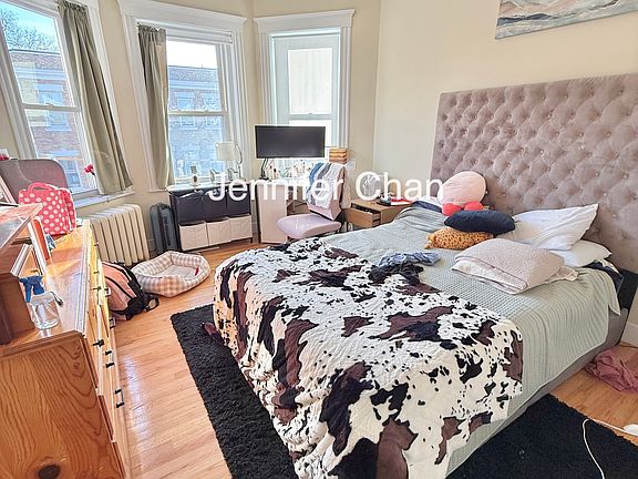 3rd image of 215 Kelton St #16