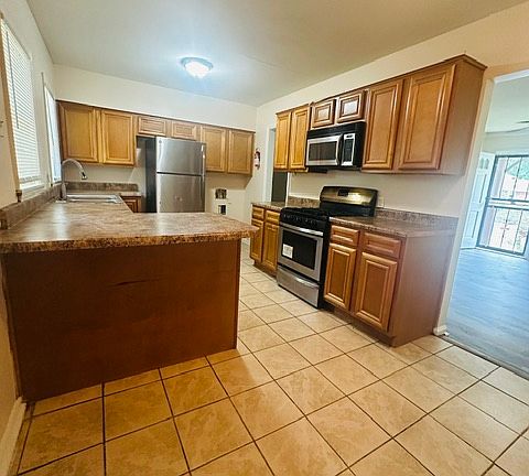 3rd image of 1382 Whitewater Rd