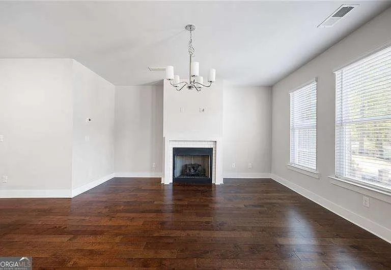 1395 Heights Park Dr SE — Photo 16