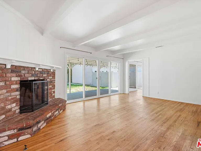 12818 Hatteras St — Photo 3