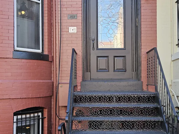 109 5th St SE APT 3, Washington, DC 20003