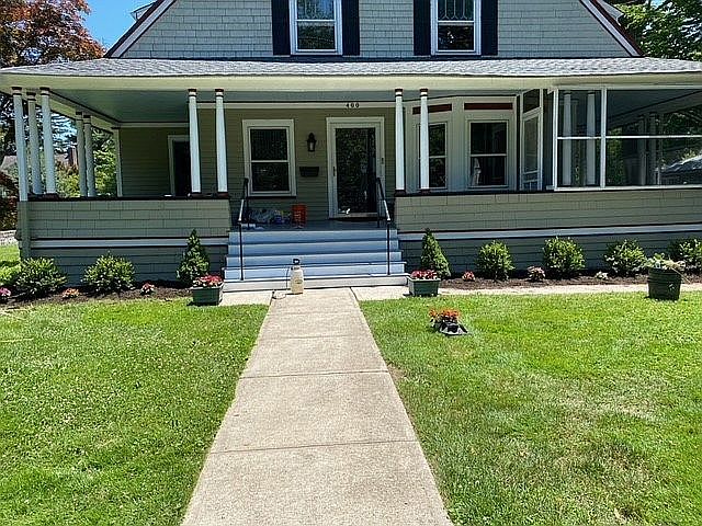 2nd image of 400 Meadowbrook Ln