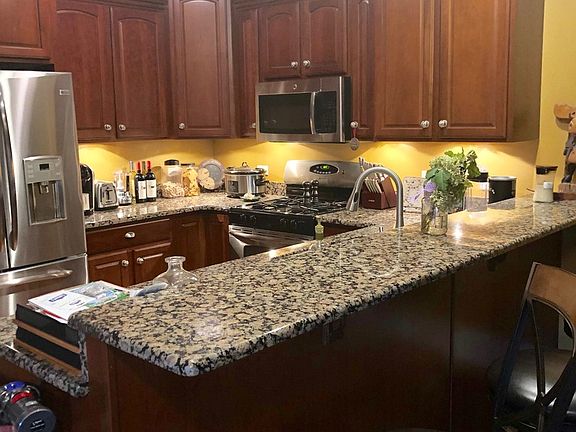 5th image of 261 N Wilmette Ave #261