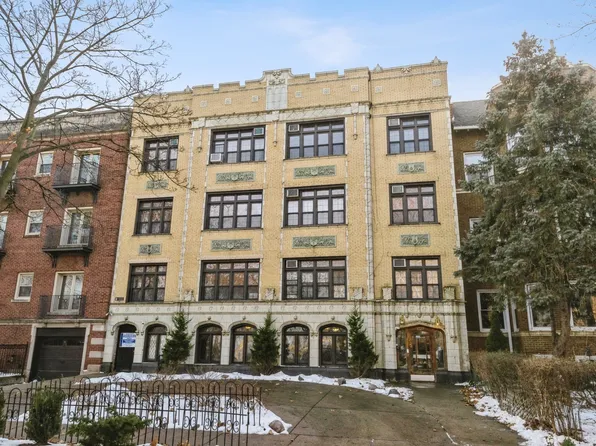 1127 W Farwell Ave APT 106, Chicago, IL 60626