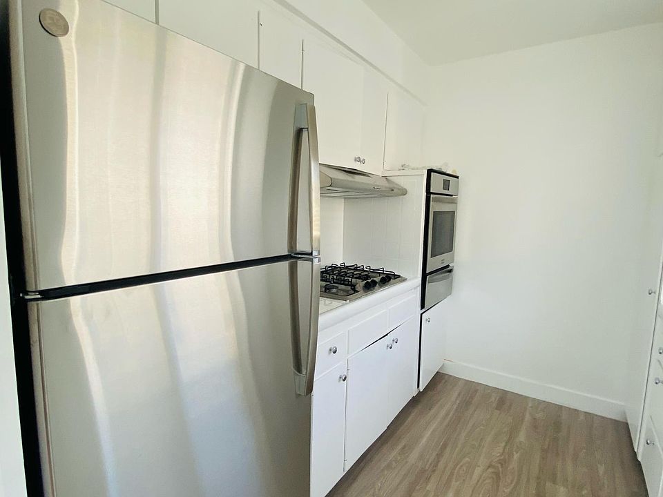 1st image of 1636 N Fuller Ave #3C