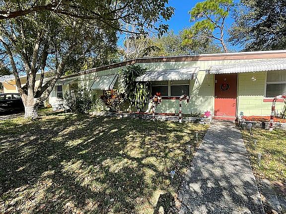 4th image of 11407 Sawyer St