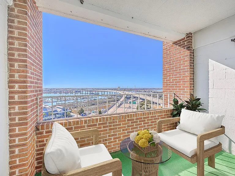 14 Lockwood Dr #9K — Photo 3