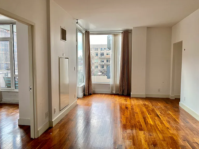 214 N 11th St #5U — Photo 15