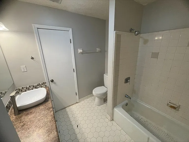 105 Kimberly Dr — Photo 12