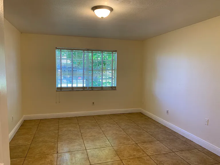 26241 SW 132nd Ave — Photo 3