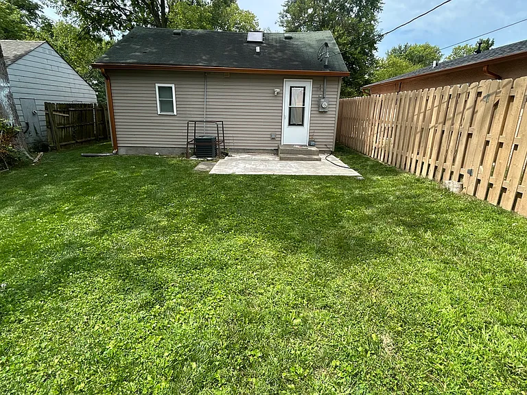 4403 Caroline Ave — Photo 13