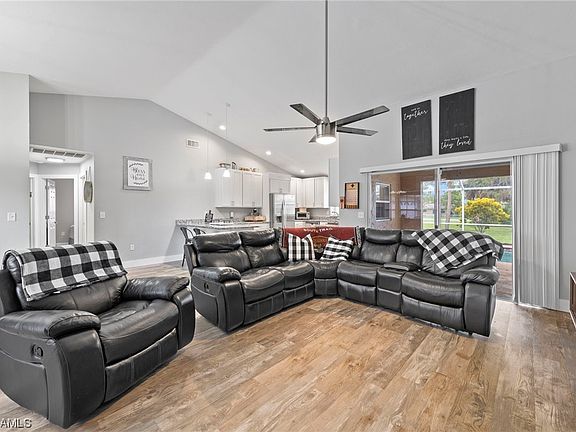 3rd image of 1411 Graham Cir