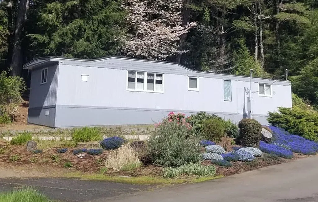 923 SE Bay Blvd Unit 23 photo 1